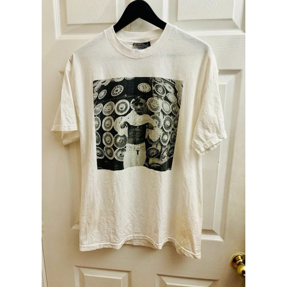 L- Vintage Tupac Amaru Shakur Black And White Tshirt  Chest 40"Length 29"